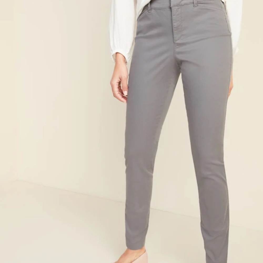 Old Navy Pixie Ankle Chino - size 10
